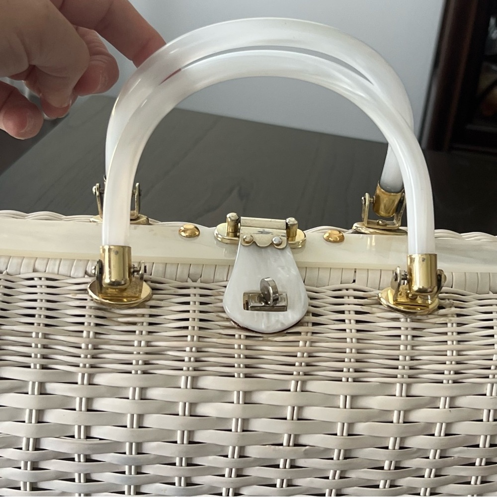 Vintage Seashell Embellished White Wicker Handbag - Picture 11 of 16